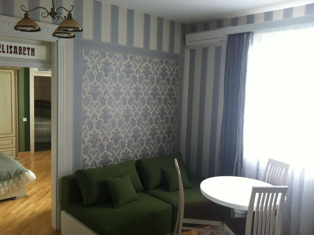 Fontush Boutique Hotel Ivano-Frankivszk Szoba fotó