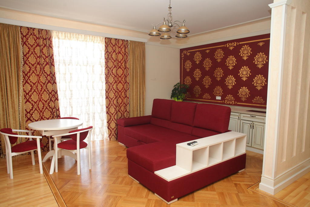 Fontush Boutique Hotel Ivano-Frankivszk Szoba fotó
