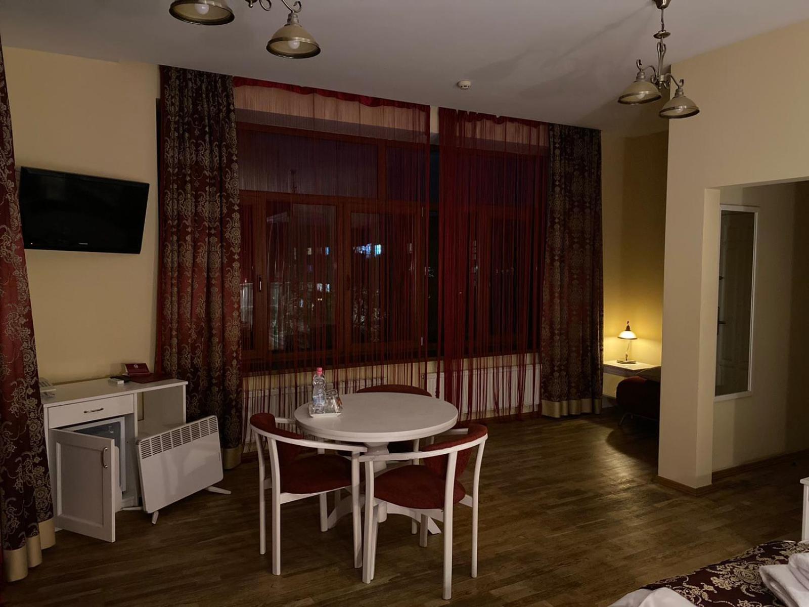 Fontush Boutique Hotel Ivano-Frankivszk Kültér fotó