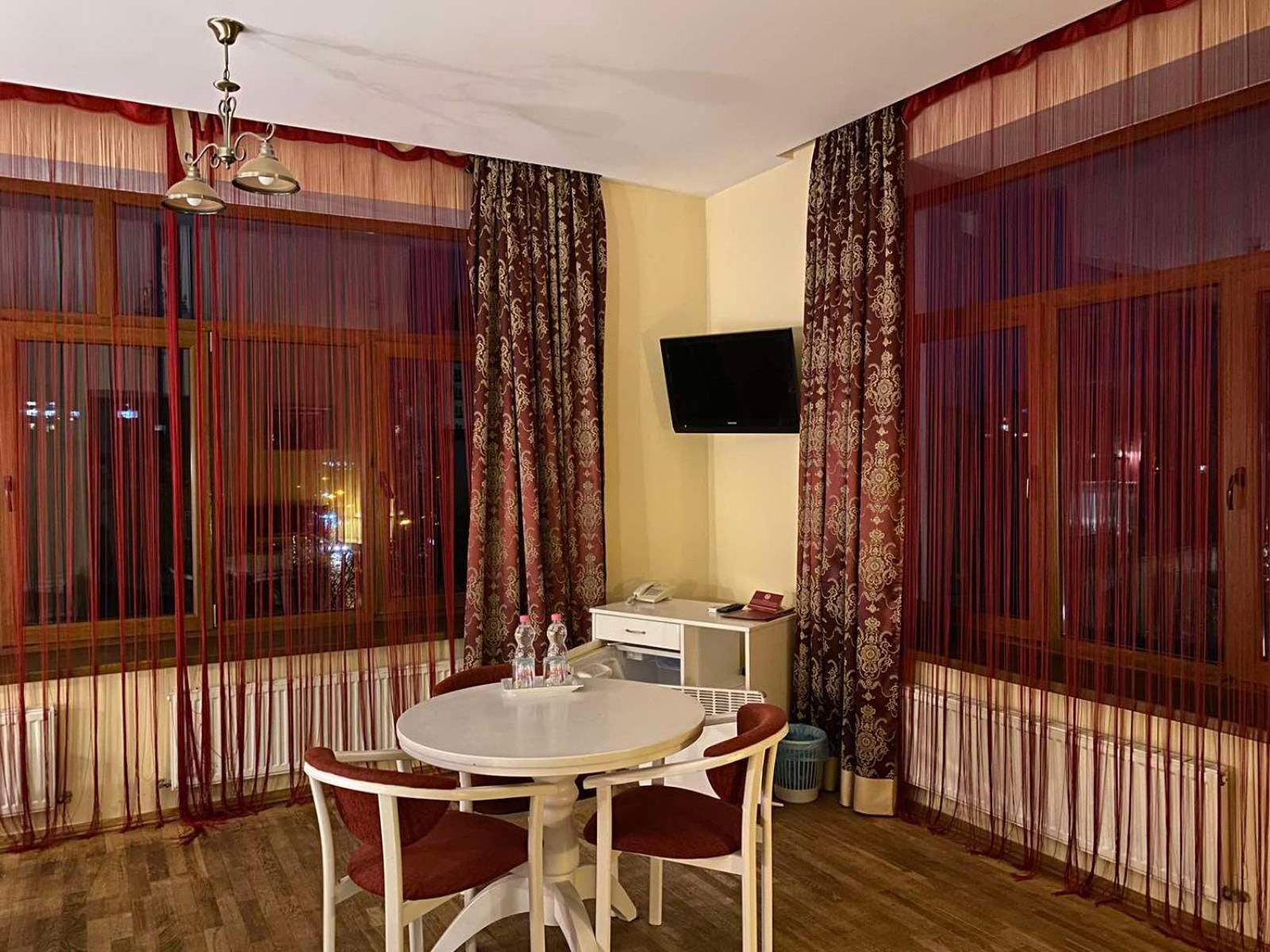 Fontush Boutique Hotel Ivano-Frankivszk Kültér fotó